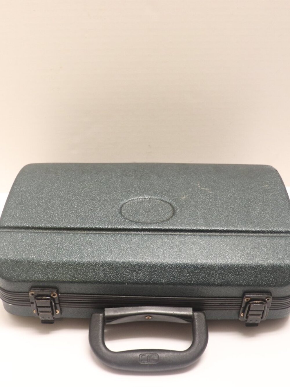 Tanaka Clarinet 26" w/Case. the Case is Damaged with a crack and a Hole Untested
